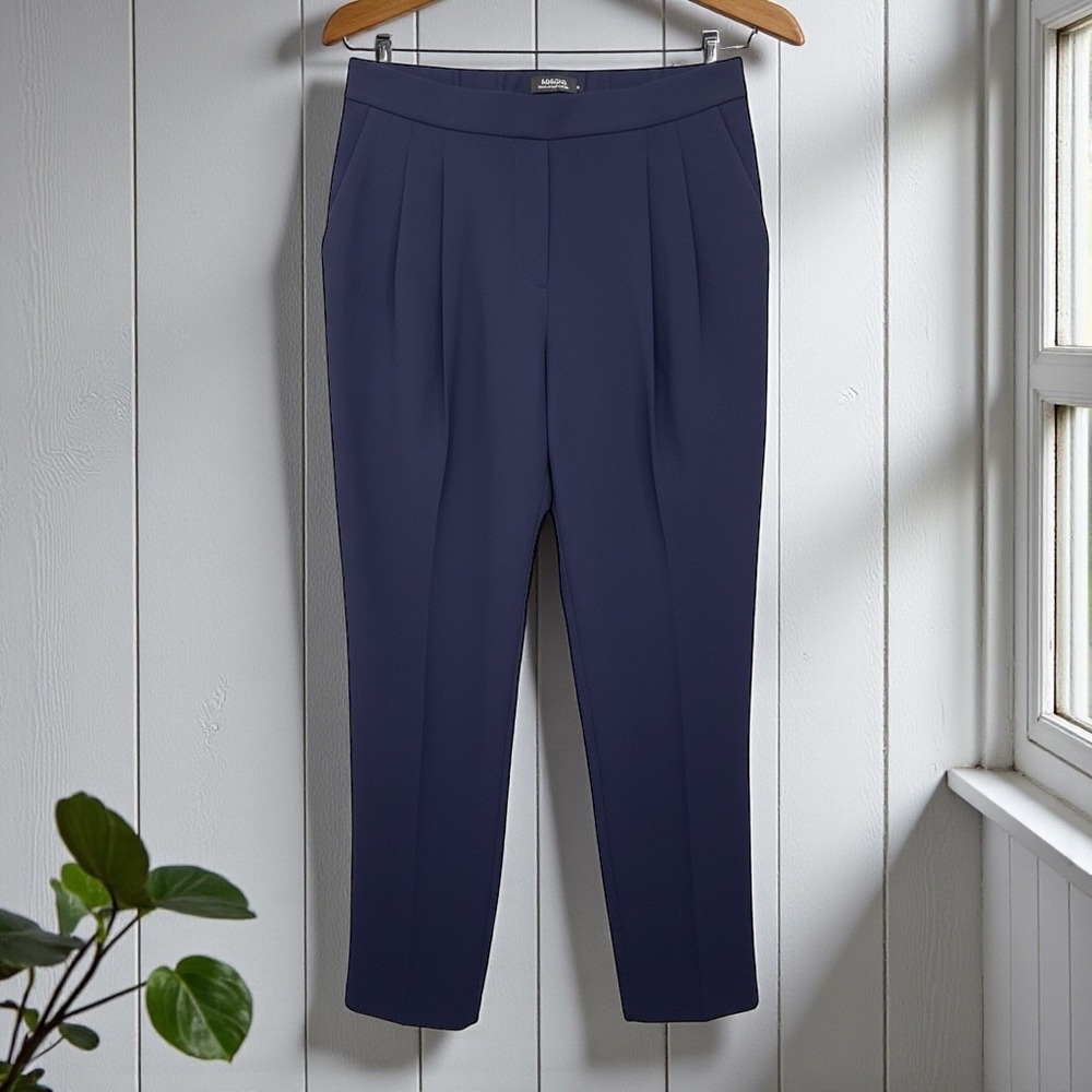 Babaton Aritzia Navy Pleated Dress Pants Elastic Waist Tapered Size 8 Work Basic